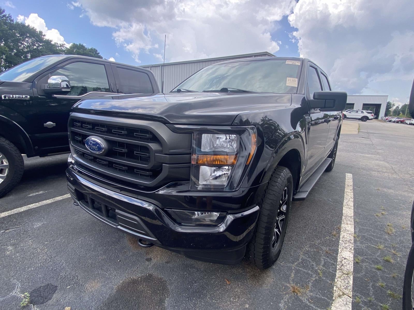 2023 Ford F-150 XLT photo 3