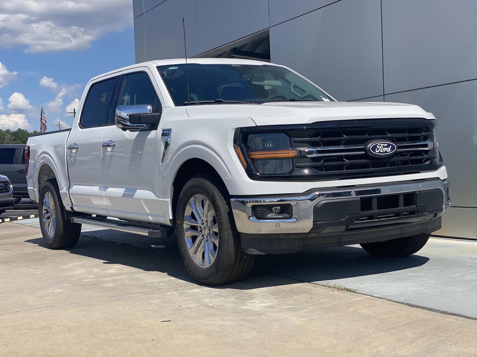 2026 Ford F-150 XLT photo 2