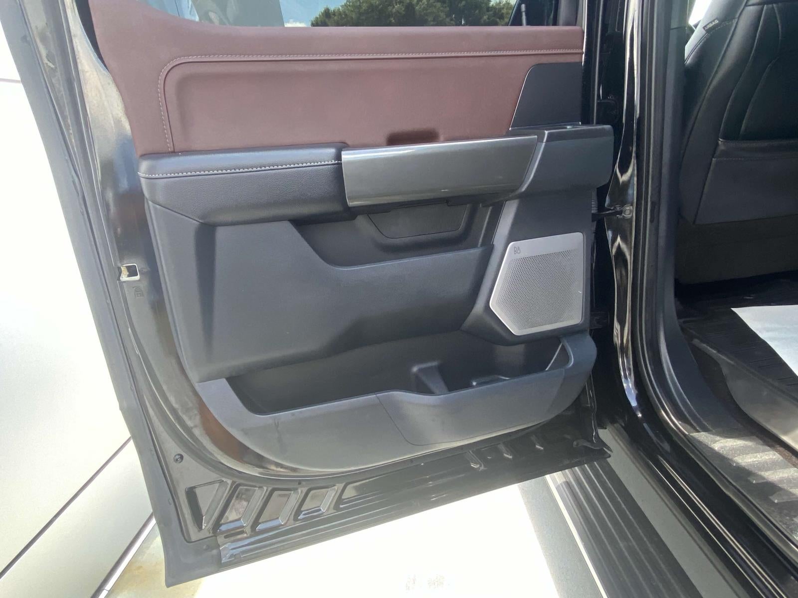 2022 Ford F-150 LARIAT 4WD SuperCrew 5.5' Box