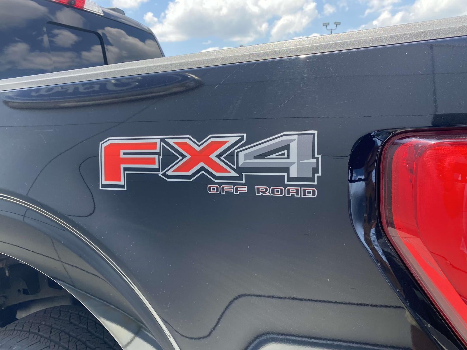 2022 Ford F-150 LARIAT 4WD SuperCrew 5.5' Box