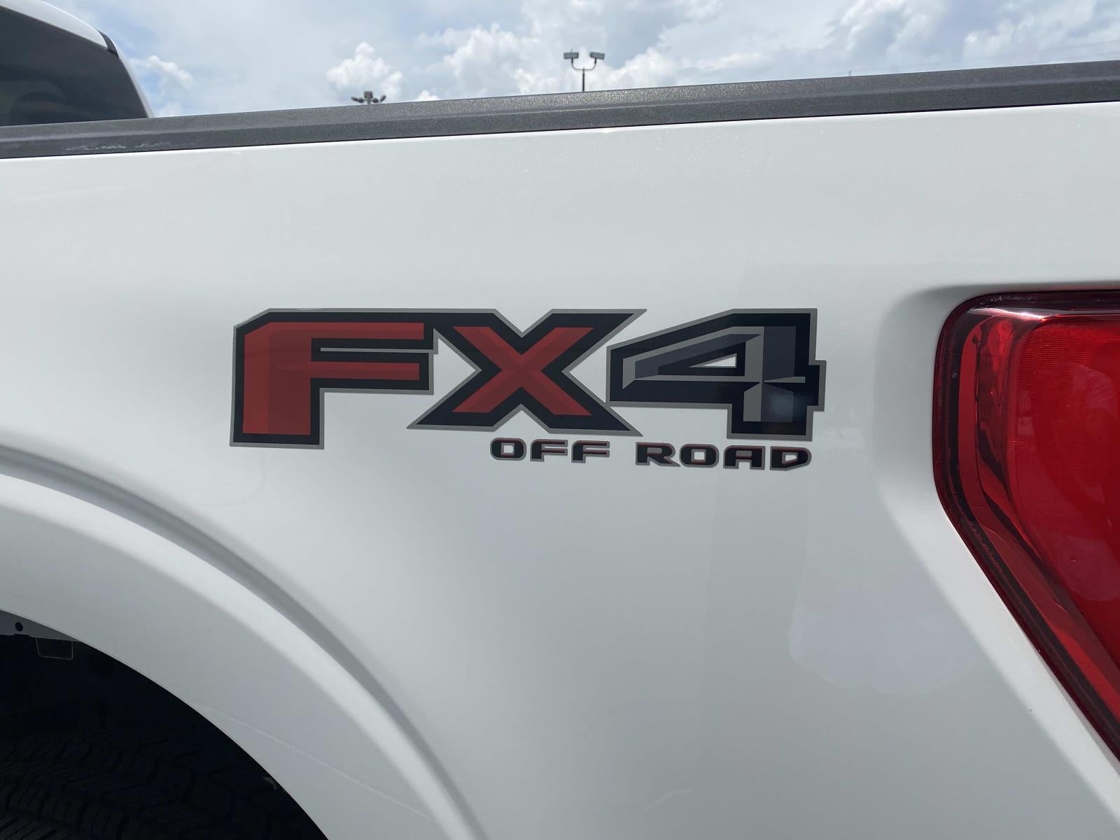 2022 Ford F-150 LARIAT 4WD SuperCrew 5.5' Box