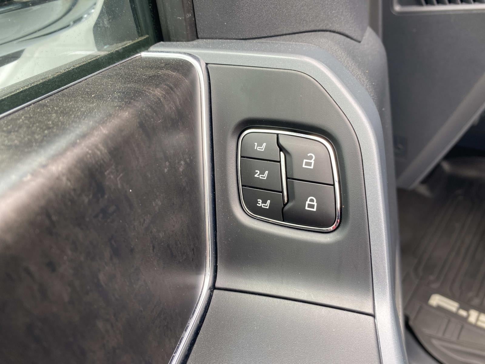 2023 Ford F-150 LARIAT 4WD SuperCrew 5.5' Box