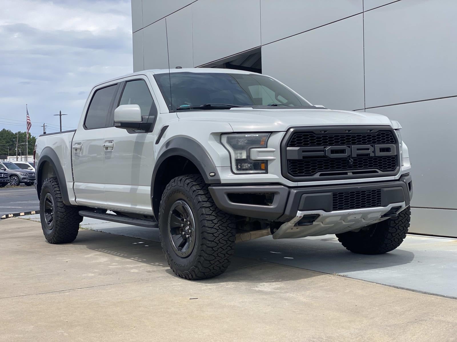 2017 Ford F-150 Raptor 4WD SuperCrew 5.5' Box