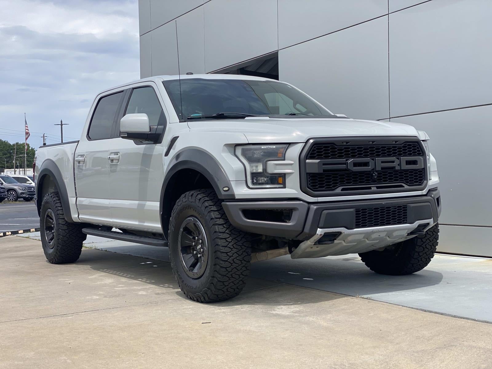 2017 Ford F-150 Raptor 4WD SuperCrew 5.5' Box