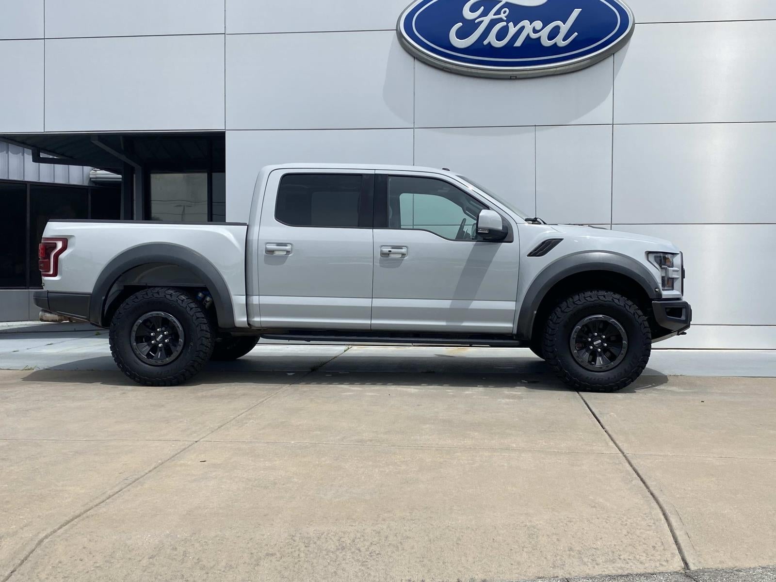 2017 Ford F-150 Raptor 4WD SuperCrew 5.5' Box