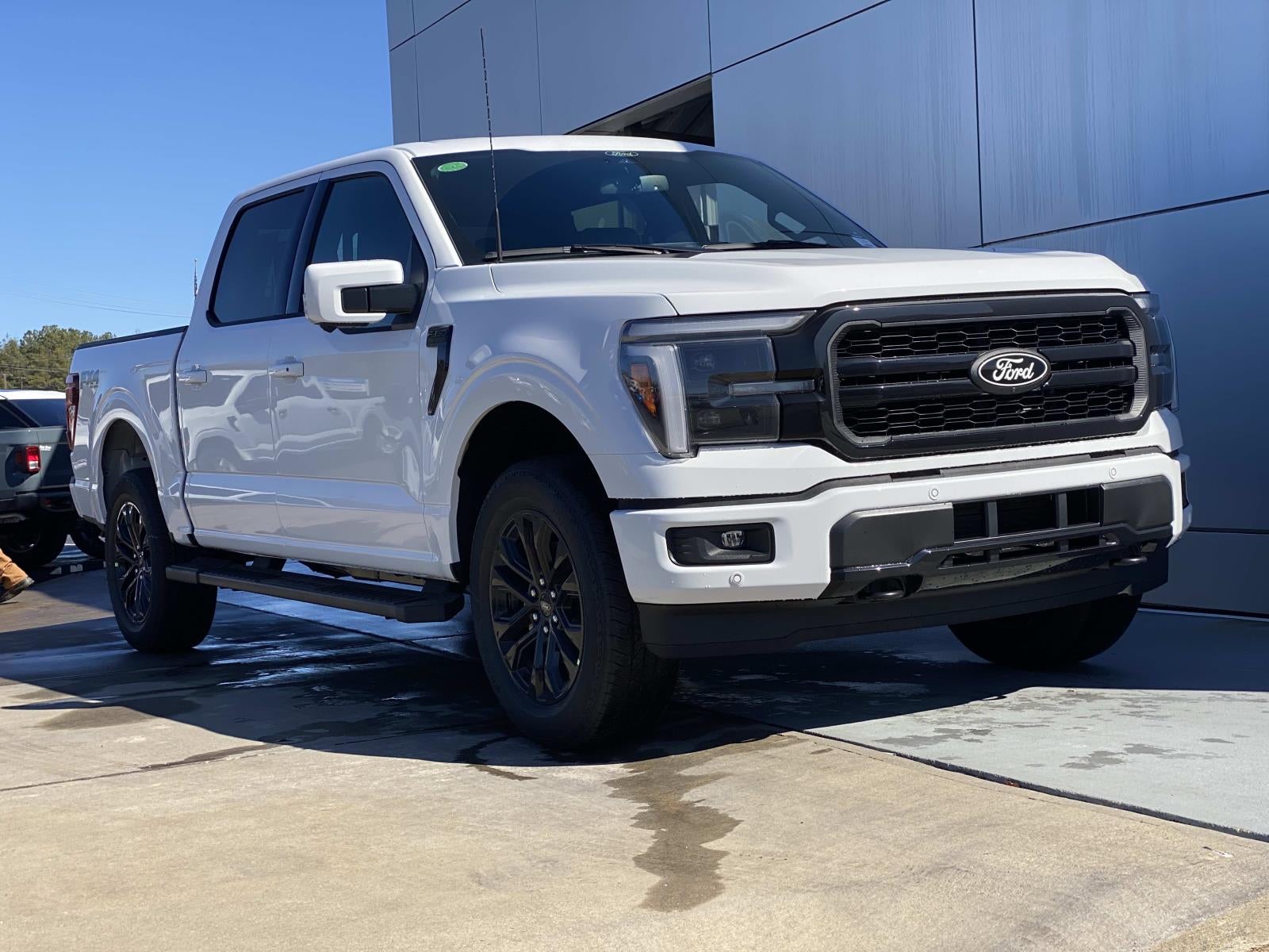 2025 Ford F-150 LARIAT 4WD SuperCrew 5.5' Box