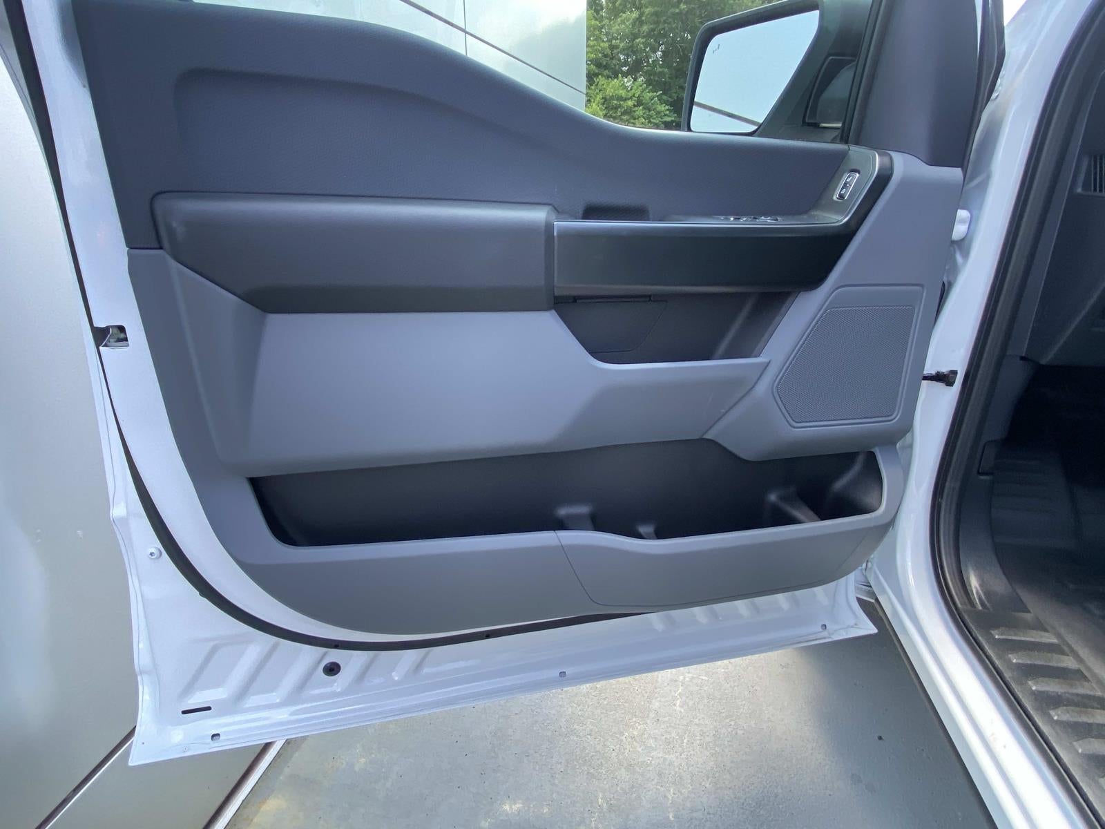 2025 Ford F-150 XL 2WD Reg Cab 8' Box