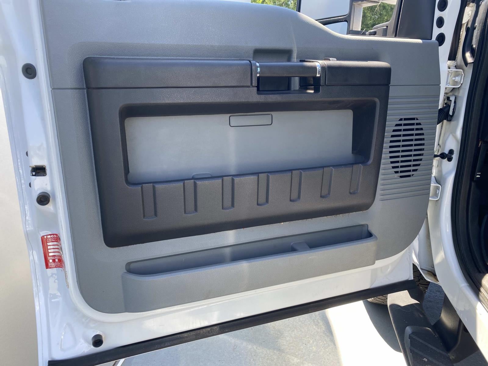 2015 Ford Super Duty F-350 SRW 4WD Reg Cab 137 XL