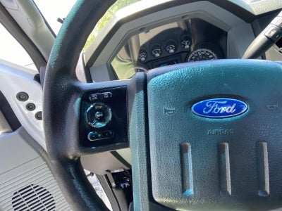 2015 Ford Super Duty F-350 SRW 4WD Reg Cab 137 XL