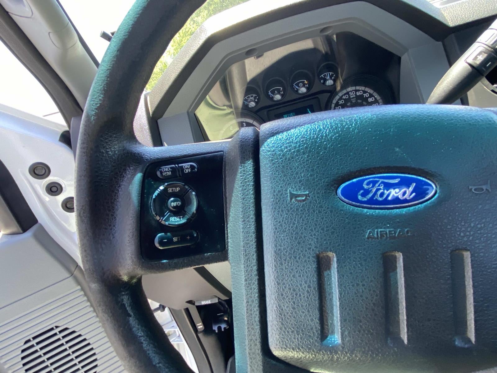 2015 Ford Super Duty F-350 SRW 4WD Reg Cab 137 XL