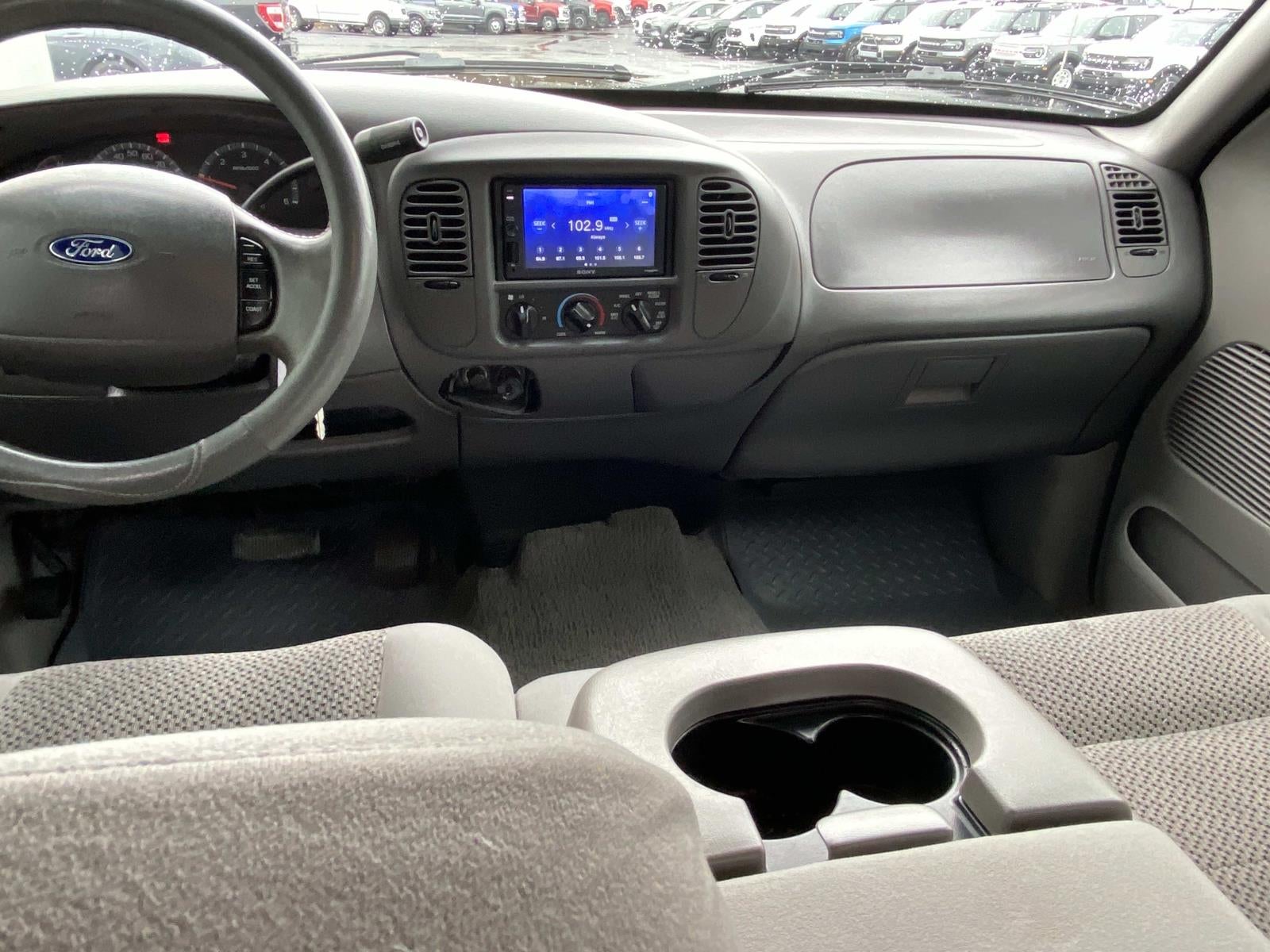 2002 Ford F-150 SuperCrew 139 XLT