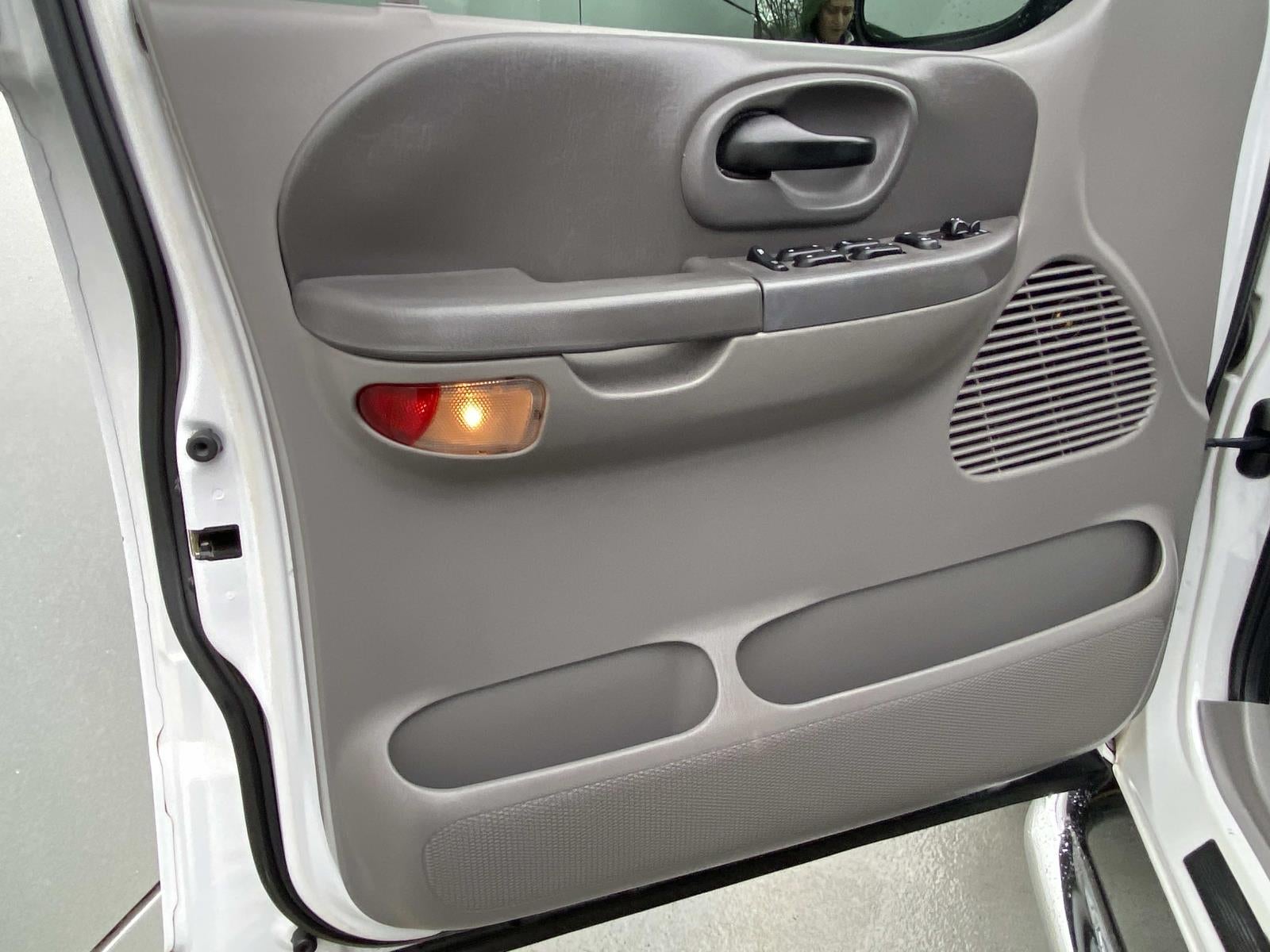 2002 Ford F-150 SuperCrew 139 XLT