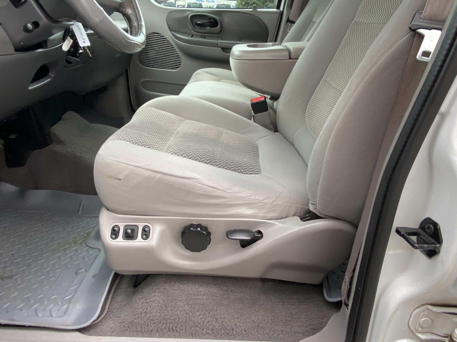 2002 Ford F-150 SuperCrew 139 XLT