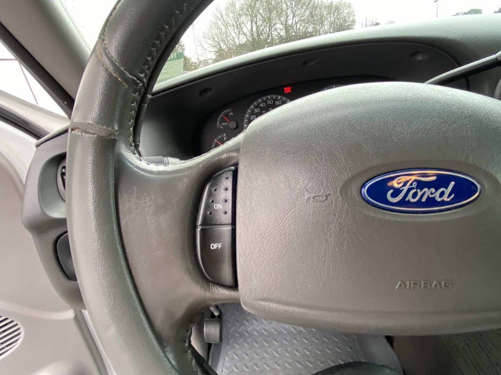 2002 Ford F-150 SuperCrew 139 XLT