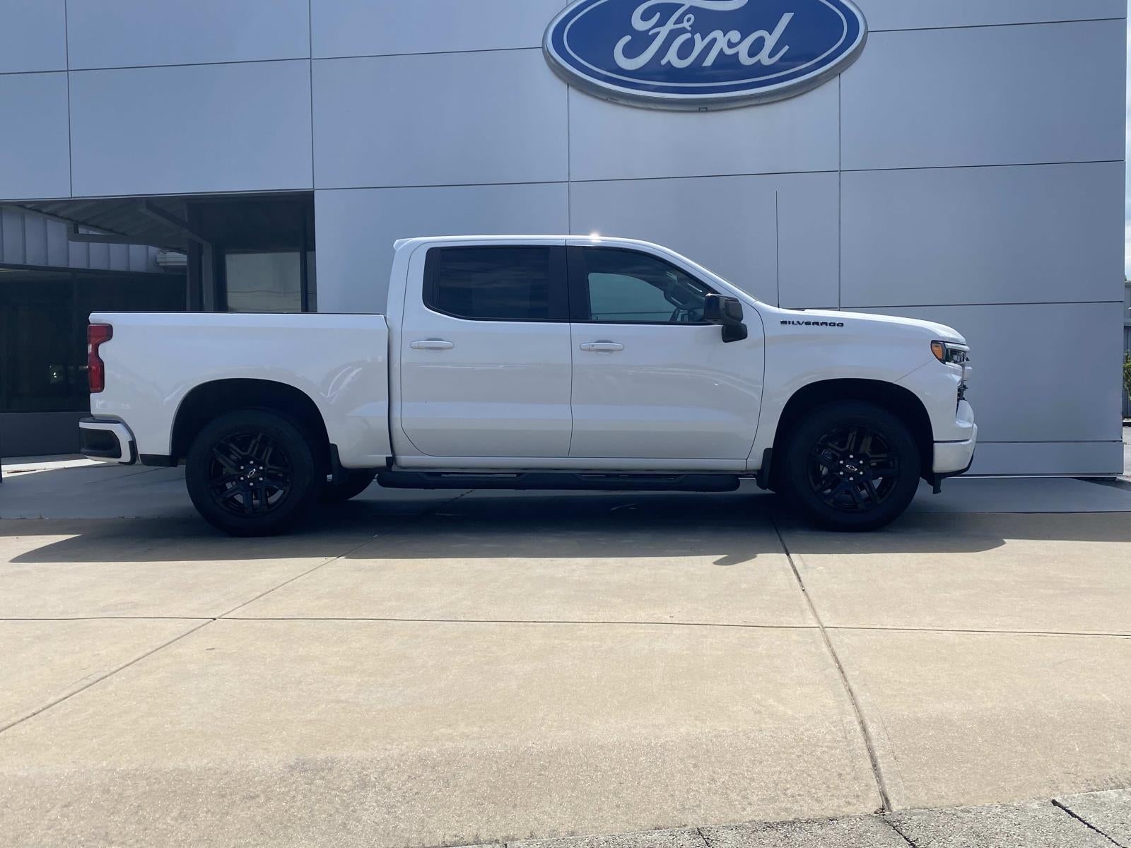 2023 Chevrolet Silverado 1500 2WD Crew Cab 147 RST
