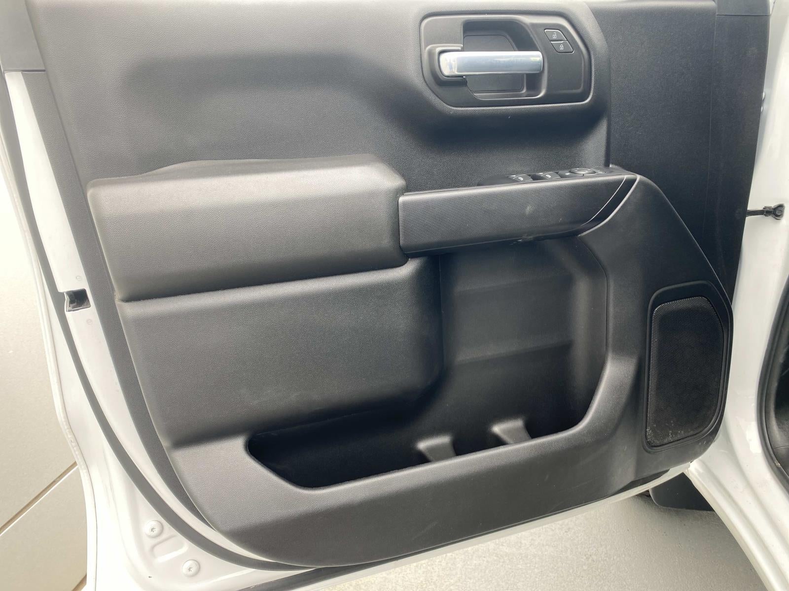 2022 Chevrolet Silverado 1500 4WD Double Cab 147 Custom