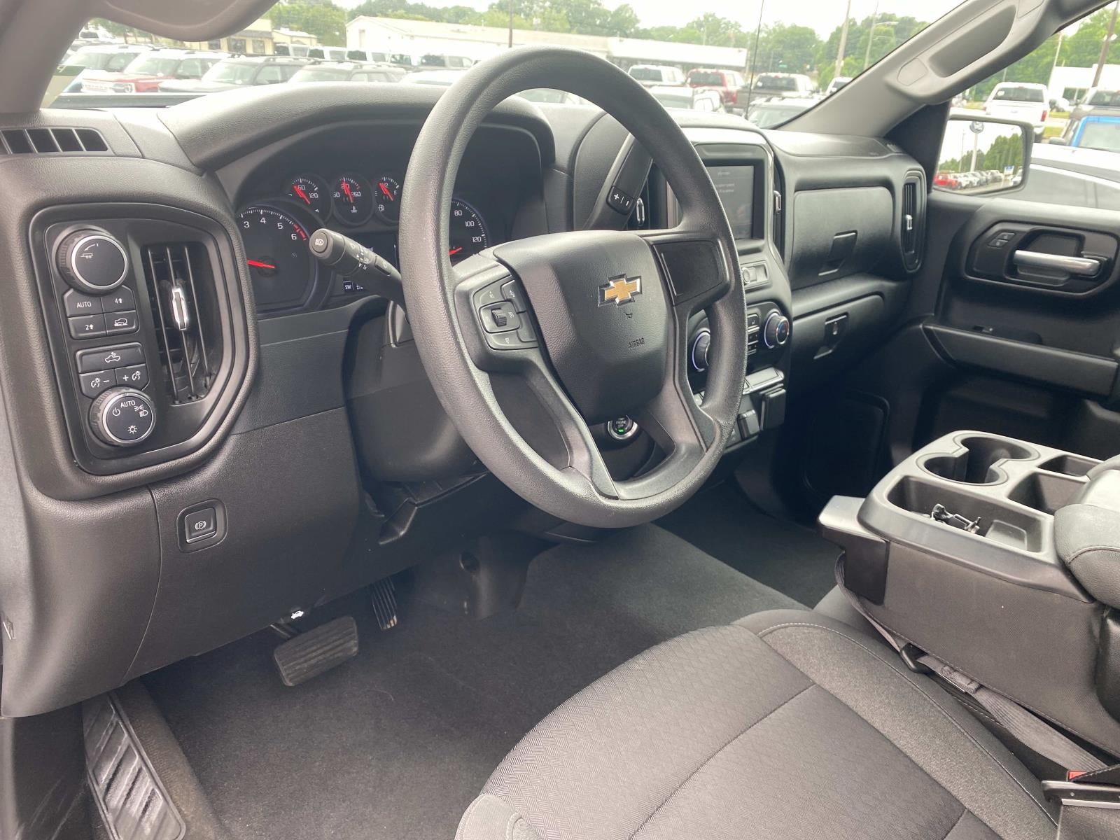 2022 Chevrolet Silverado 1500 4WD Double Cab 147 Custom