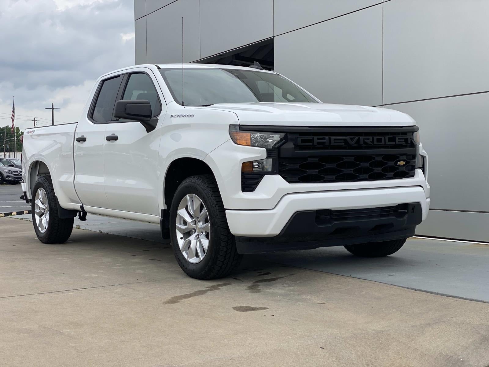 2022 Chevrolet Silverado 1500 4WD Double Cab 147 Custom