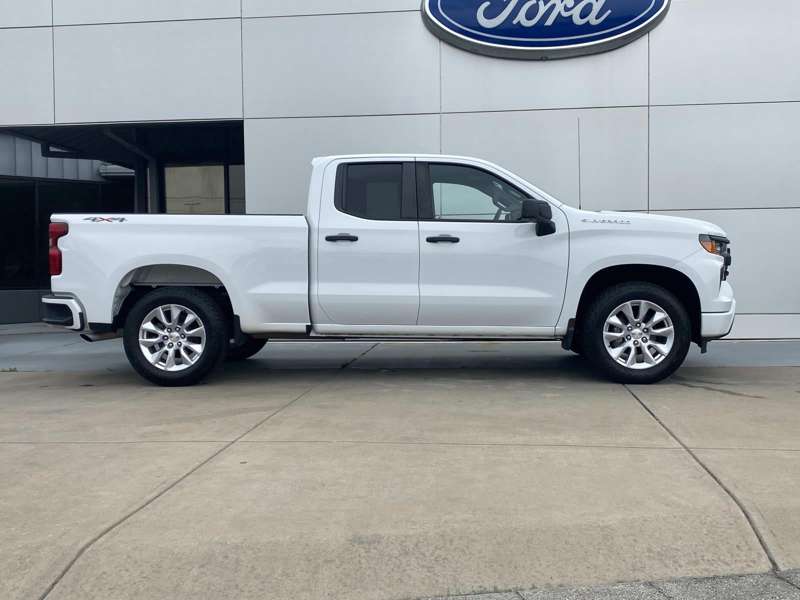2022 Chevrolet Silverado 1500 4WD Double Cab 147 Custom