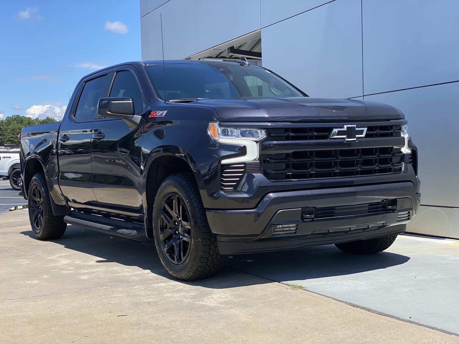 2022 Chevrolet Silverado 1500 4WD Crew Cab 147 RST