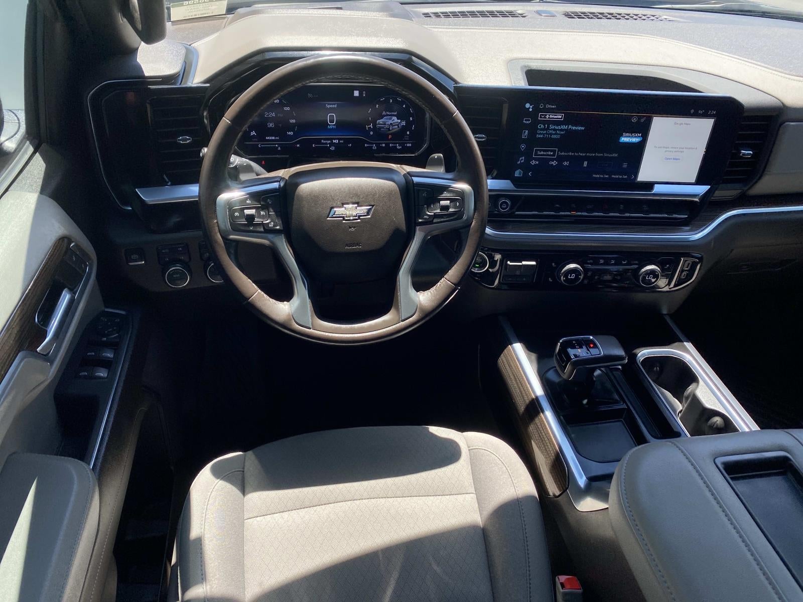 2022 Chevrolet Silverado 1500 4WD Crew Cab 147 RST