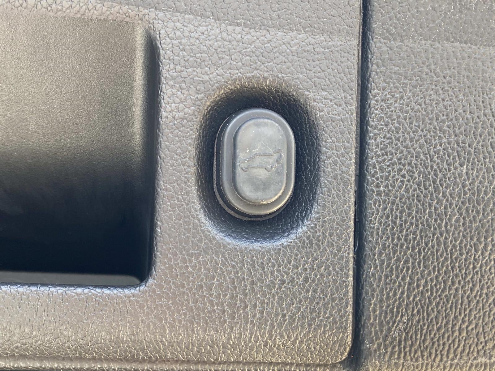 2018 GMC Yukon XL 2WD 4dr SLT