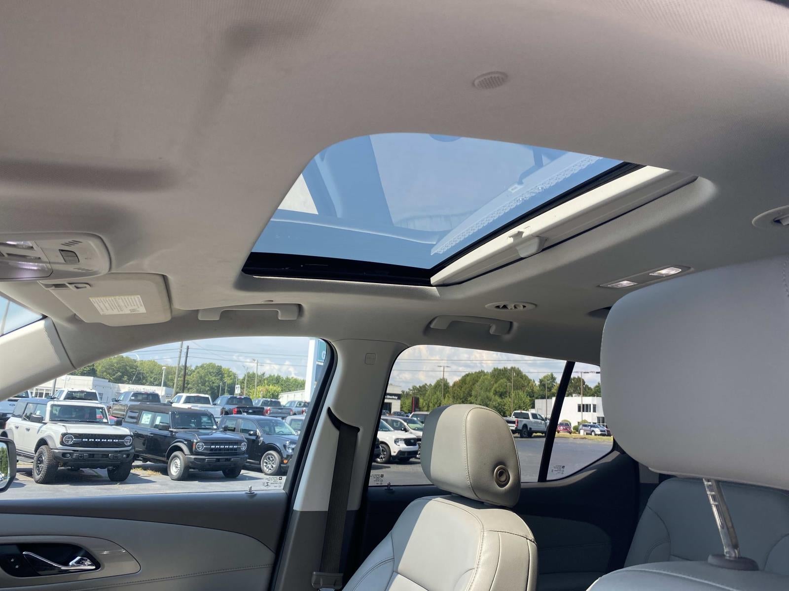 2021 Chevrolet Traverse FWD 4dr LT Leather