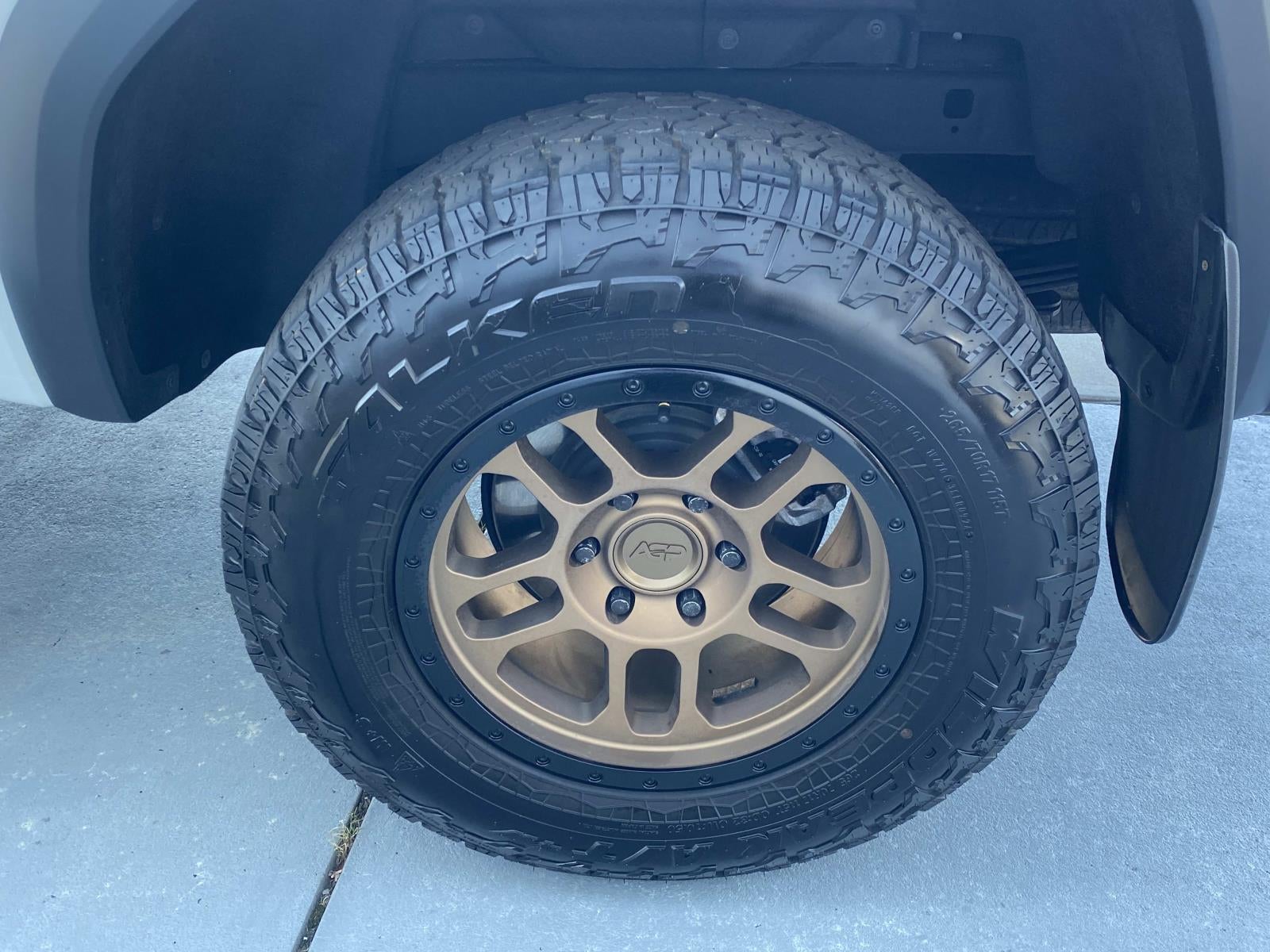 2024 GMC Canyon 4WD Crew Cab AT4