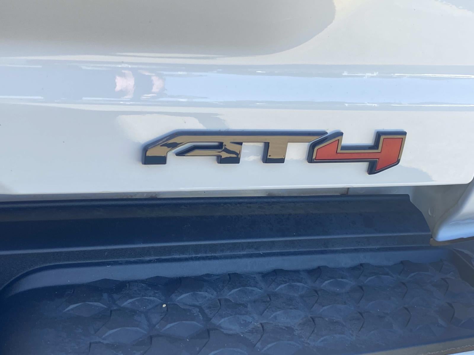 2024 GMC Canyon 4WD Crew Cab AT4