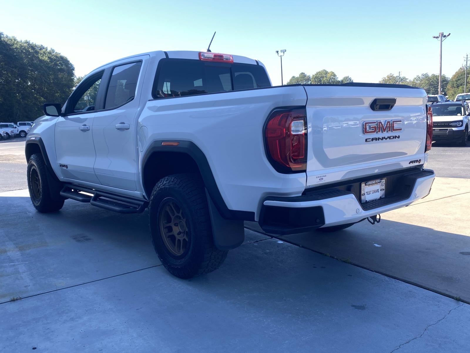 2024 GMC Canyon 4WD Crew Cab AT4
