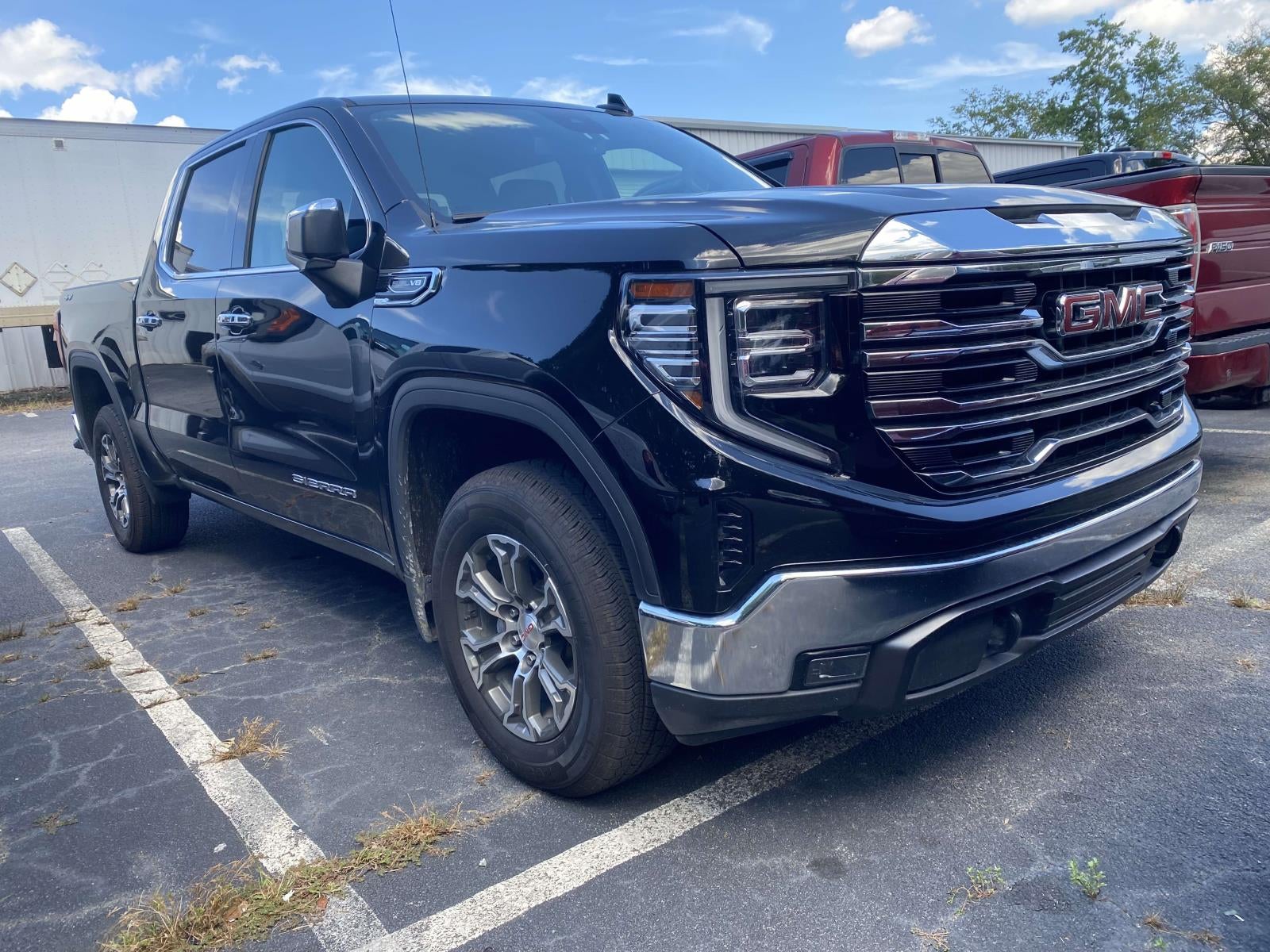 2025 GMC Sierra 1500 SLT