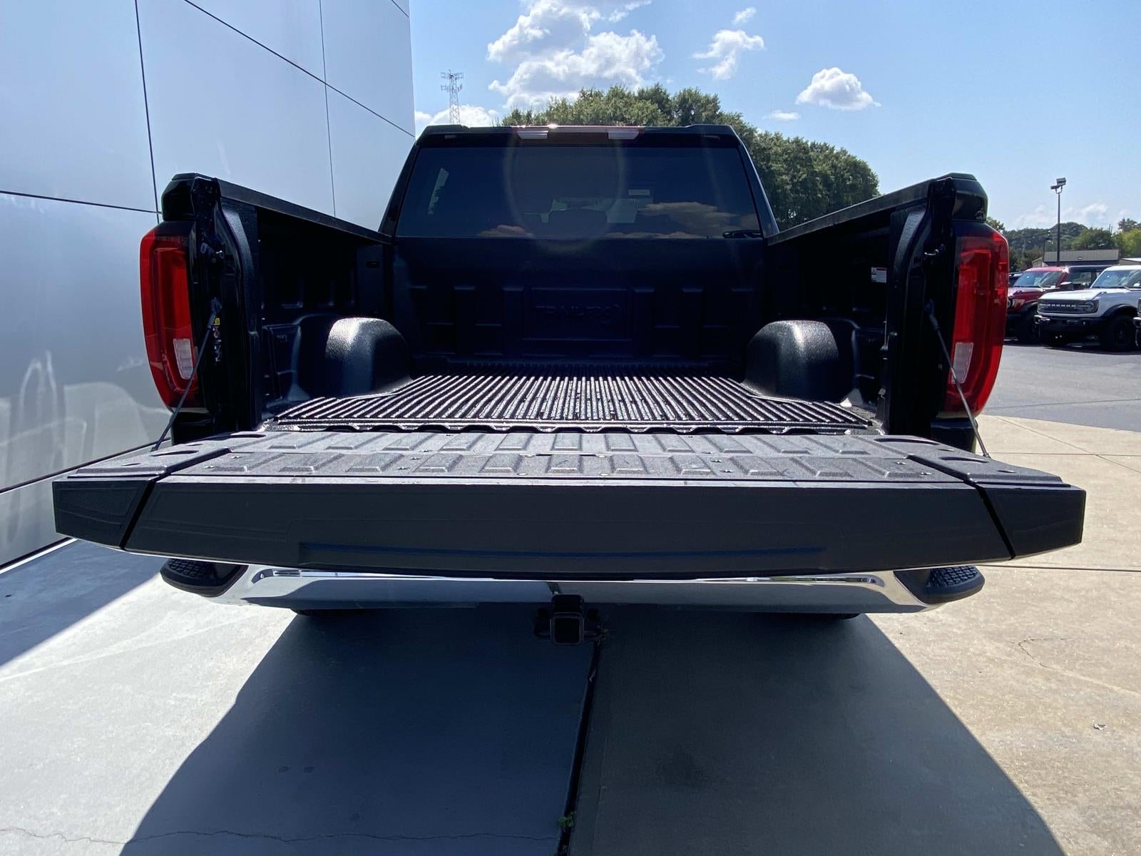 2025 GMC Sierra 1500 4WD Crew Cab 147 SLT
