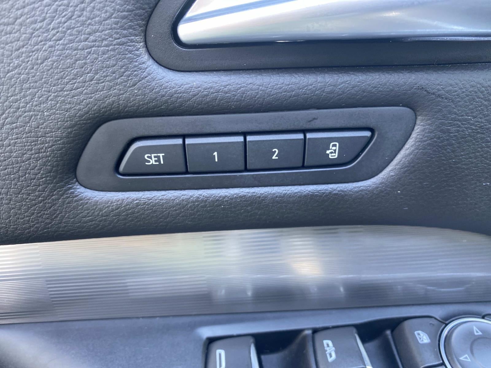 2025 Cadillac XT4 FWD 4dr Premium Luxury