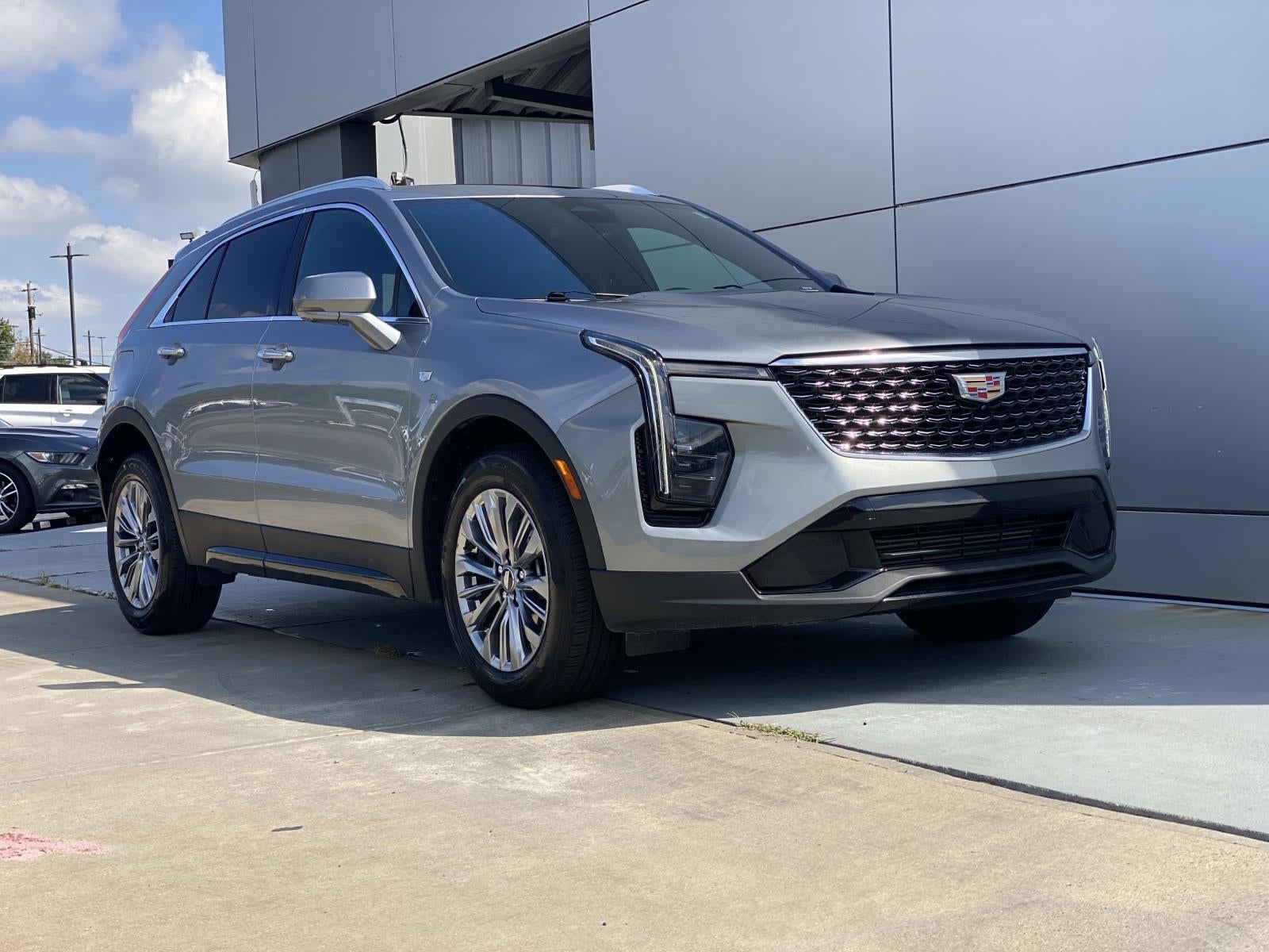 2025 Cadillac XT4 FWD 4dr Premium Luxury