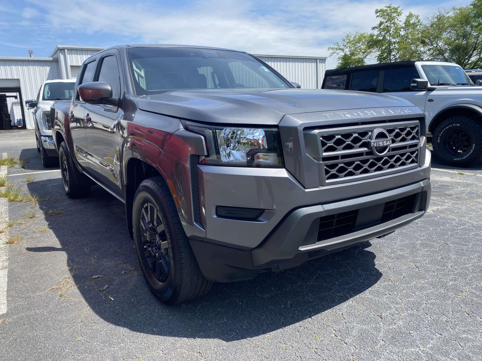 2023 Nissan Frontier SV