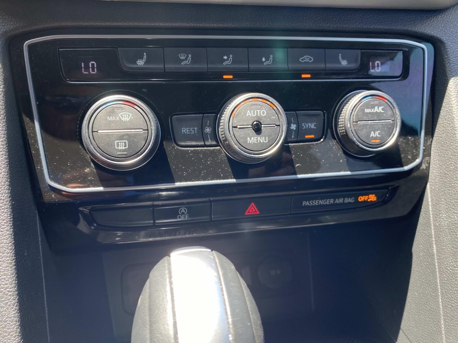 2022 Volkswagen Atlas 2.0T SE w/Technology FWD