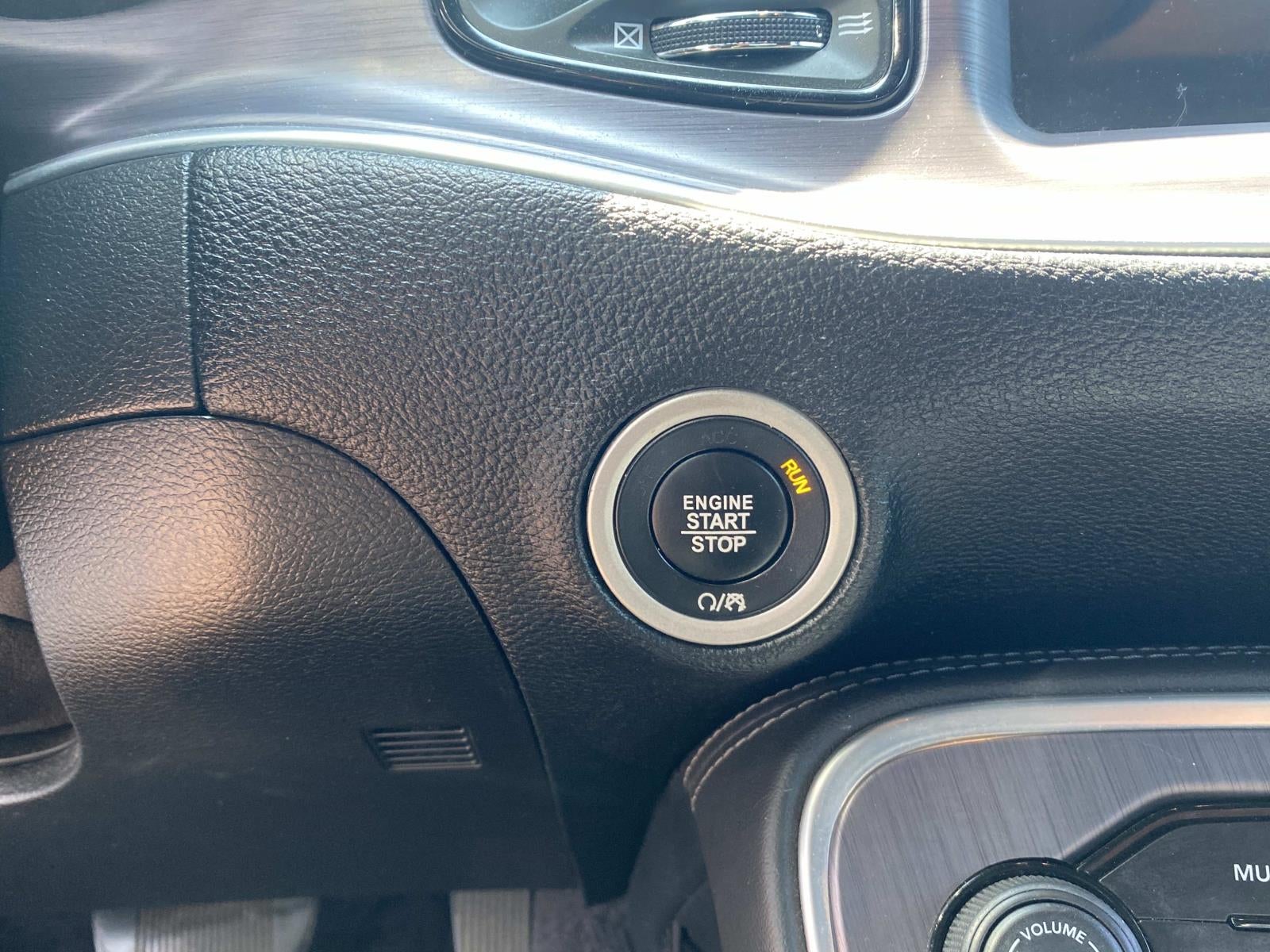 2017 Dodge Challenger R/T Coupe