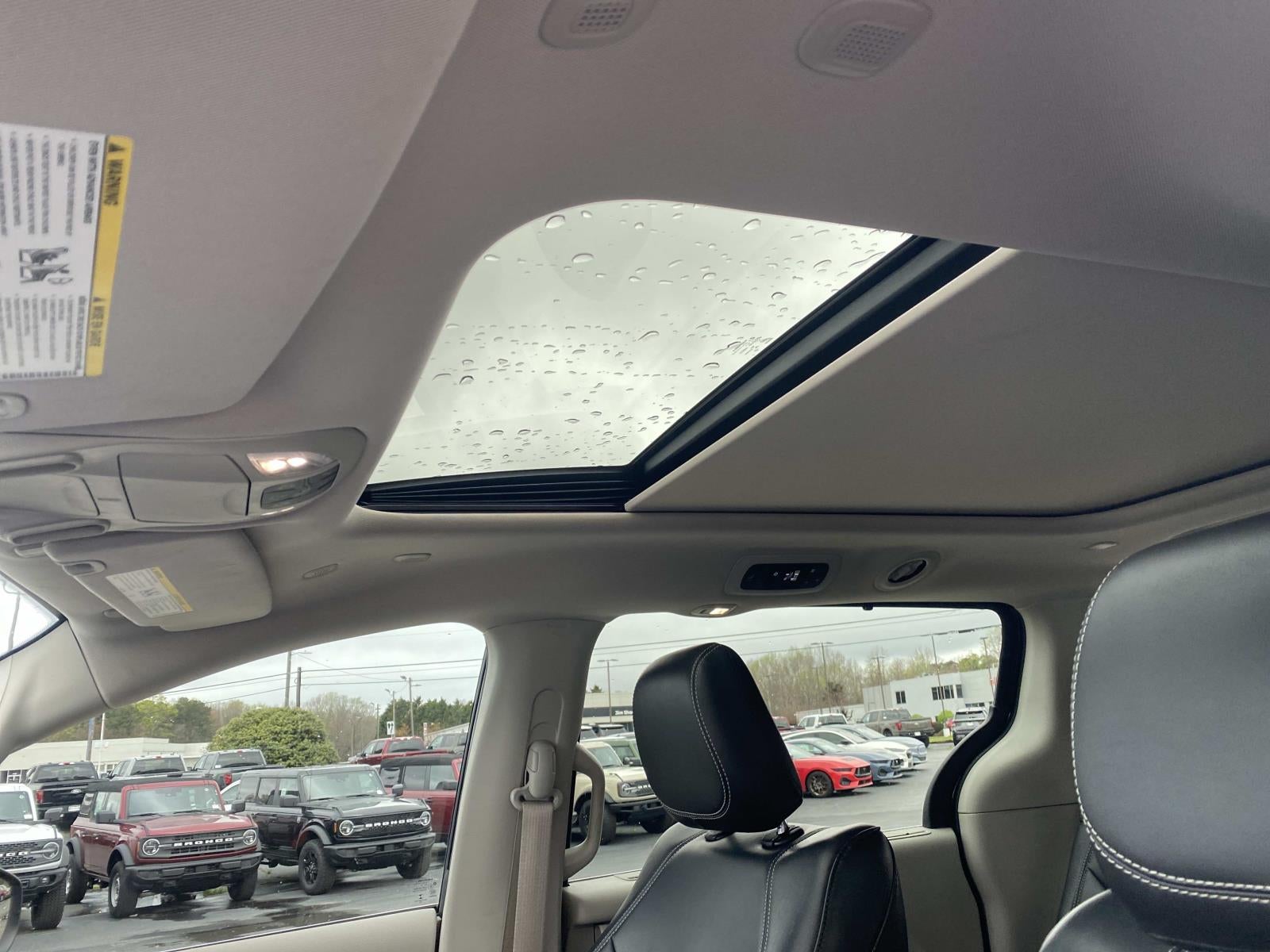 2023 Chrysler Pacifica Touring L FWD