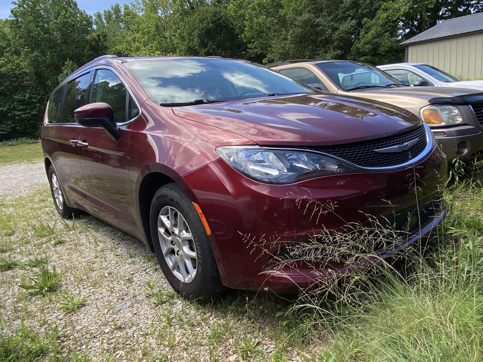 2021 Chrysler Voyager LXI's photo