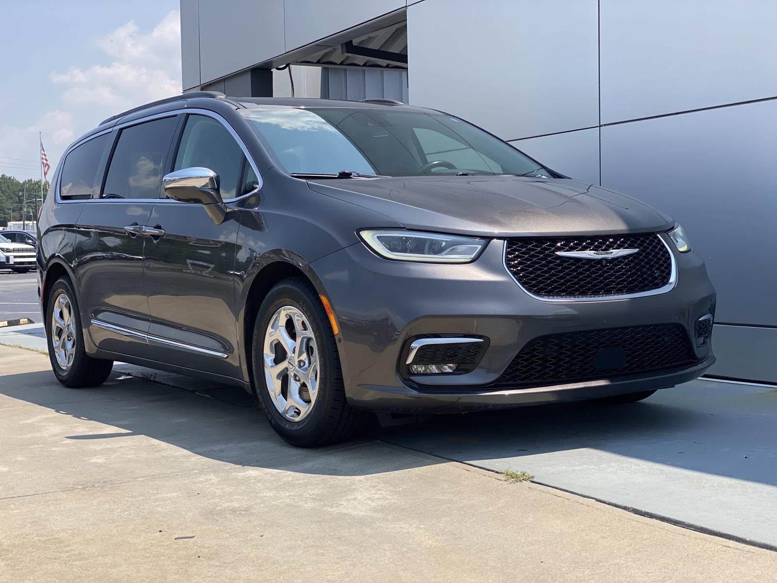 2022 Chrysler Pacifica Limited FWD