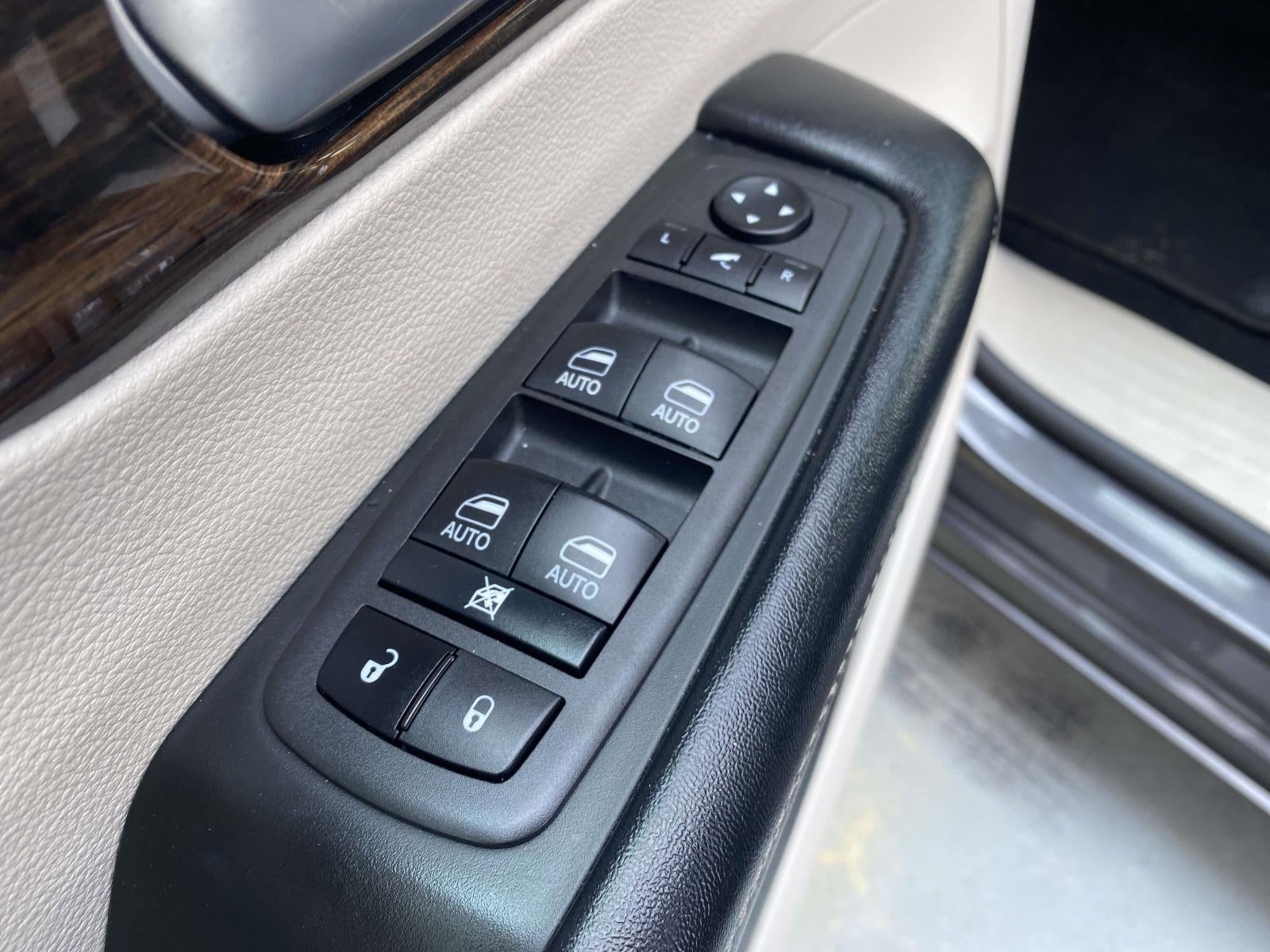 2022 Chrysler Pacifica Limited FWD