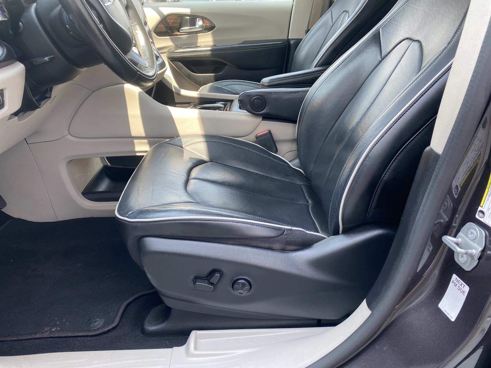 2022 Chrysler Pacifica Limited FWD