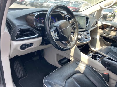 2022 Chrysler Pacifica Limited FWD