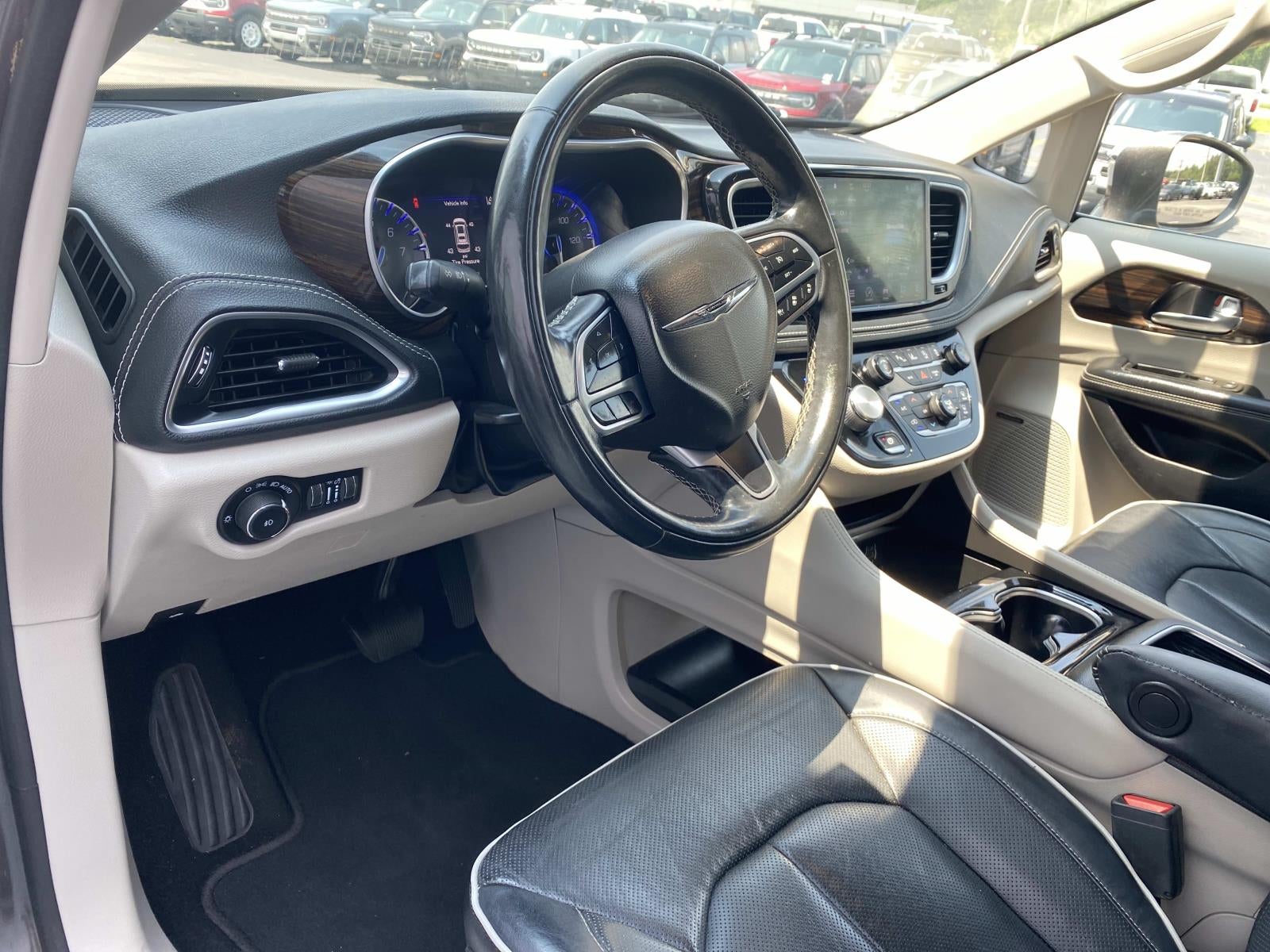 2022 Chrysler Pacifica Limited FWD