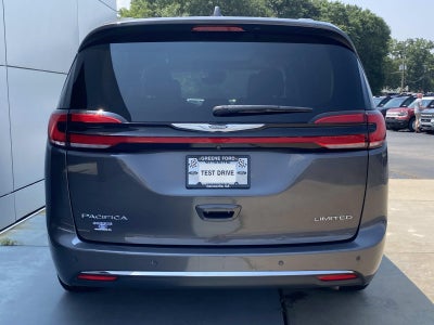 2022 Chrysler Pacifica Limited FWD