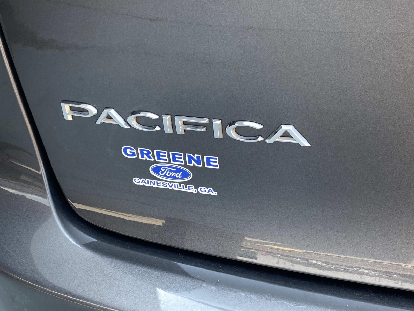 2022 Chrysler Pacifica Limited FWD