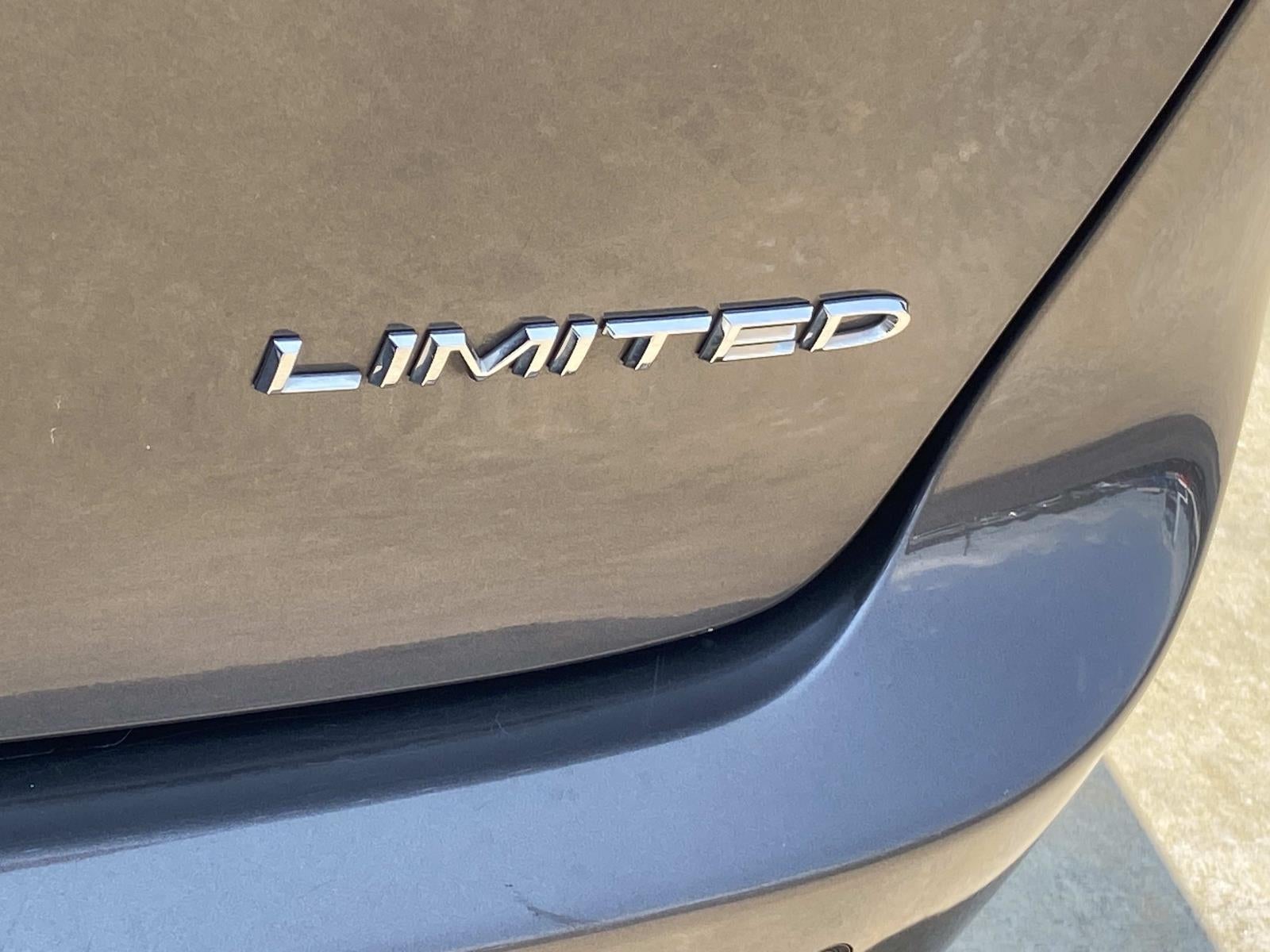 2022 Chrysler Pacifica Limited FWD