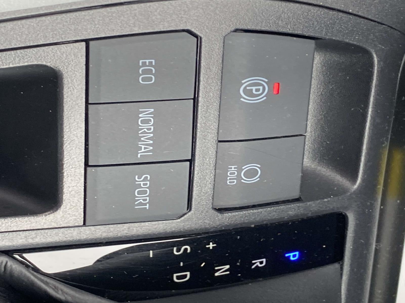 2025 Toyota RAV4 XLE FWD (Natl)