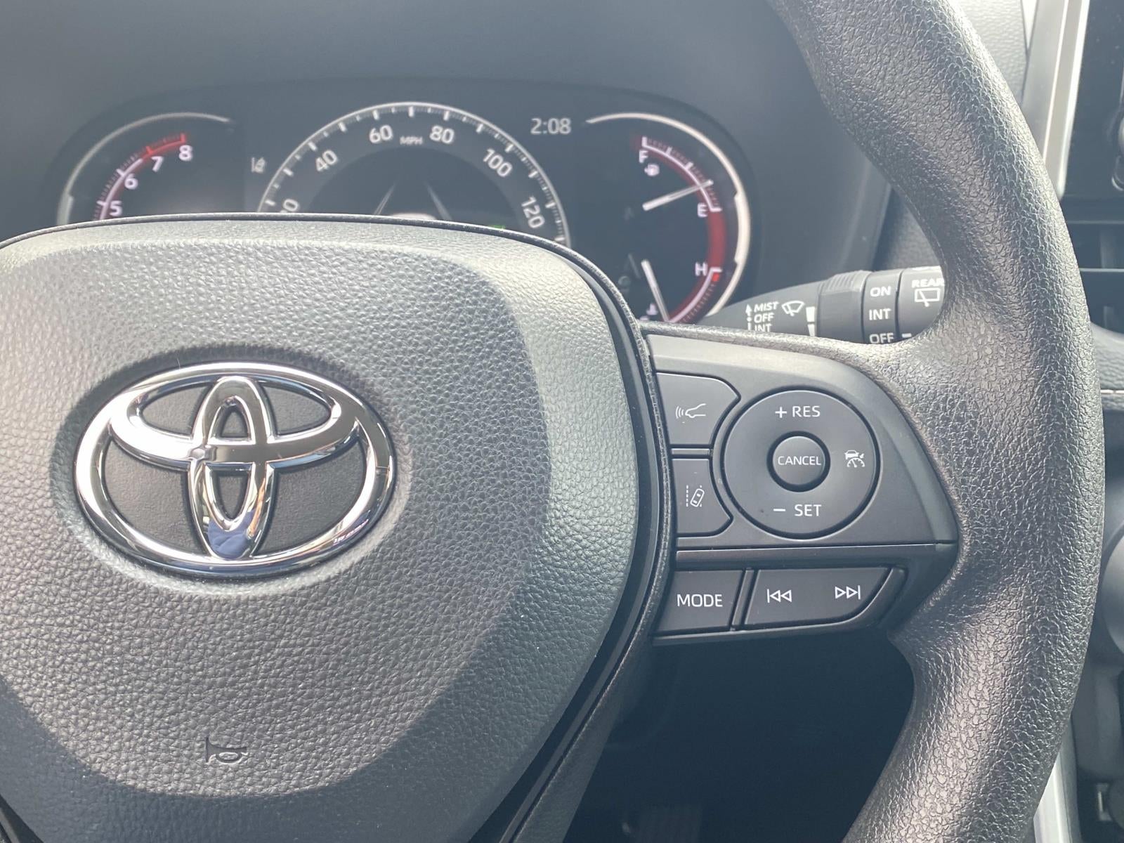 2025 Toyota RAV4 XLE FWD (Natl)