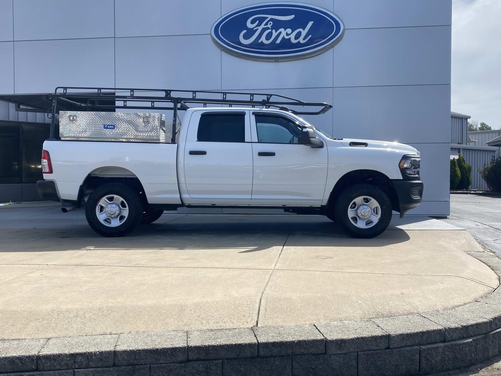 2024 RAM 2500 Tradesman 4x4 Crew Cab 6'4 Box